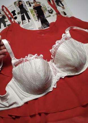 Бюстгалтер без пуш-ап 85d