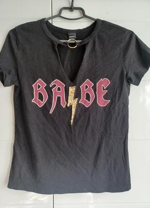 Футболка рок з вирізом чокер кільце