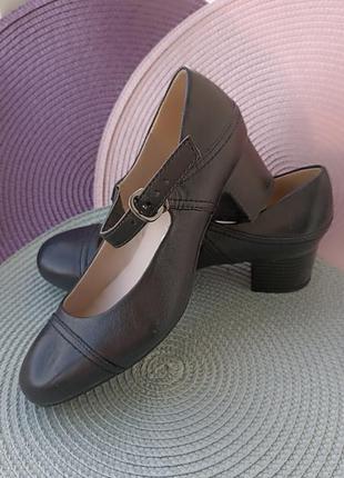Чорні туфлі в стилі мері джейн р.35