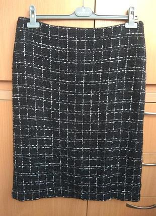 Юбка на подкладке черная в белую клетку