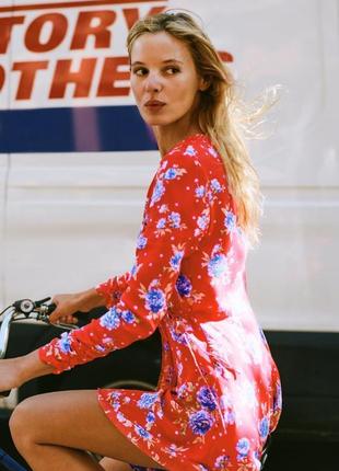 Плаття на запах квітковий принт zara