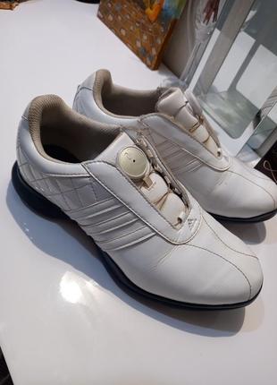 Фирменные женские кроссовки для гольфа adidas ttraxion