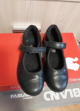 Качественные удобные кожаные фирменные туфли бренда clark's2 фото