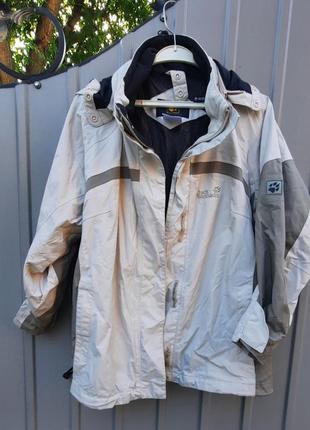 Жіноча домісезонна куртка jack wolfskin.