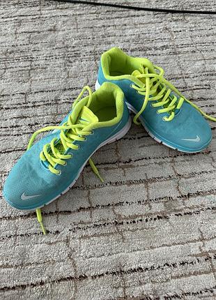 Nike кроссовки