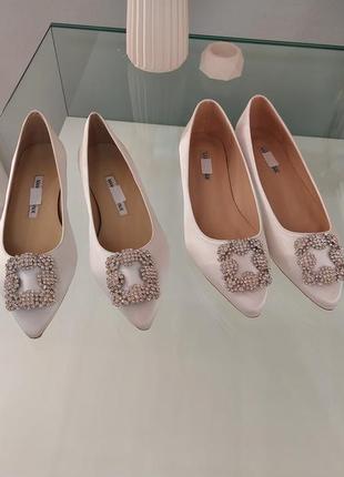 Весільні атласні балетки для нареченої в стилі manolo blahnik3 фото