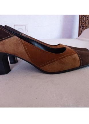 Стильные замшевые туфли от немецкого бренда6 фото