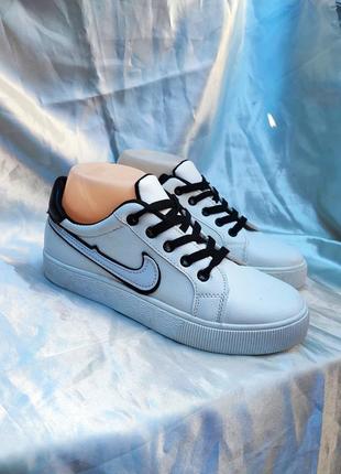 Подростковые белые кроссовки в стиле известного бренда nike4 фото