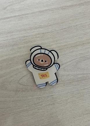 Значок пин медведь космонавт