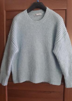 Нежно голубой свитер zara
