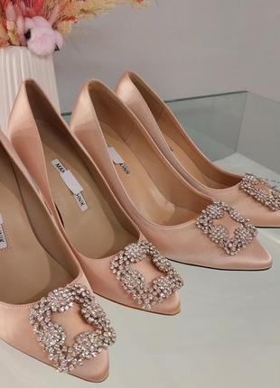 Свадебные атласные туфли беж для невесты в стиле manolo blahnik2 фото