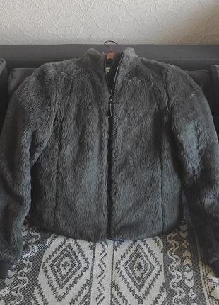 Курточка искусственный мех осенняя,серого цвета утеплена, как шубка короткая.размер m-l
