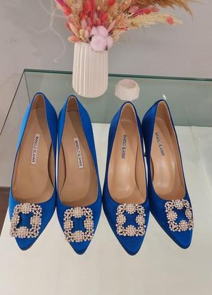 Manolo blahnik* вечірні атласні сині туфлі