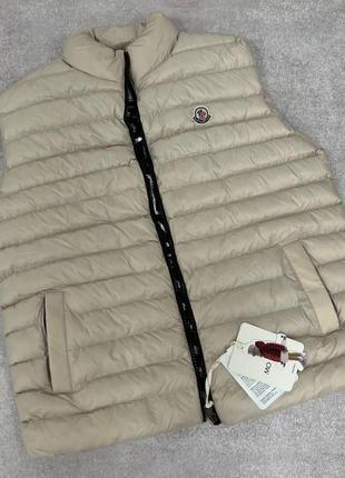 Жилетка в стиле moncler