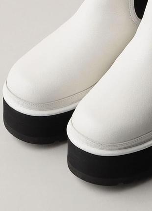 Женские кожаные ботинки ugg на платформе с мехом6 фото