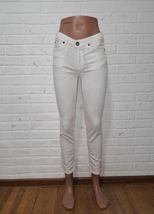 Женские белые джинсы1 фото