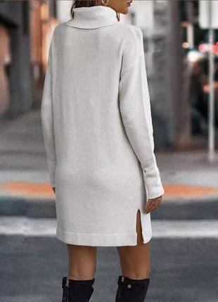Платье мини туника с горлом из ангоры теплая оверсайз платья хаки белое коричневое со спущенным плечом стильная трендовая5 фото