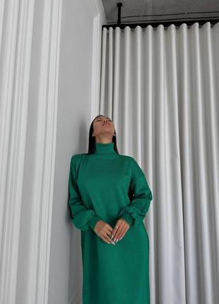 Платье водолазка оверсайз свободного фасона зеленая длинная воротник6 фото
