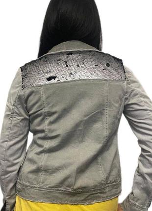 Джинсовая курточка с паетками.1 фото