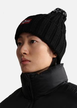 Жіноча шапка napapijri  / шапка чорного кольору