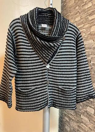 Трикотажний шерстяний жакет