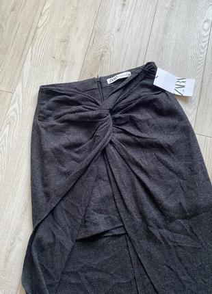 Хорошее платье миди вискоза темно-серое с перекрутом с 84 фото