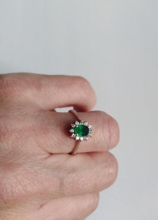 😍 нежное серебряное кольцо, кольцо с искусственным изумрудом и цирконами 17 размера👍