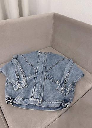 Крутяча курточка джинсівка з скосими швами 😍1 фото