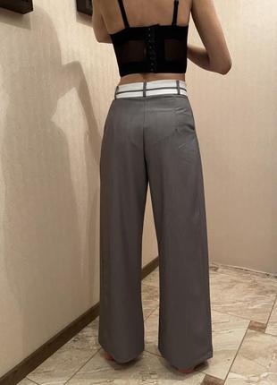 Брюки палаццо широкі з білим поясом штани з білим поясом4 фото