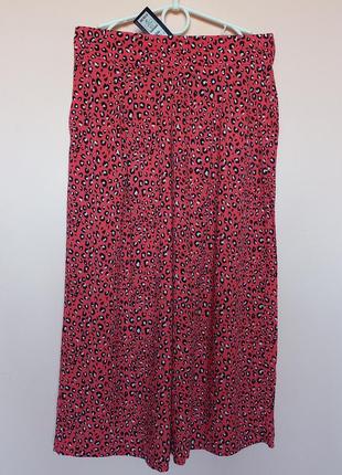 Кораллово-розовые в леопардовый принт легкие кюлоты, широкие бриджи, брюки, палаццо, брюки 46-48 г.