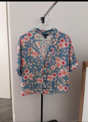 Стильна блуза на гудзиках