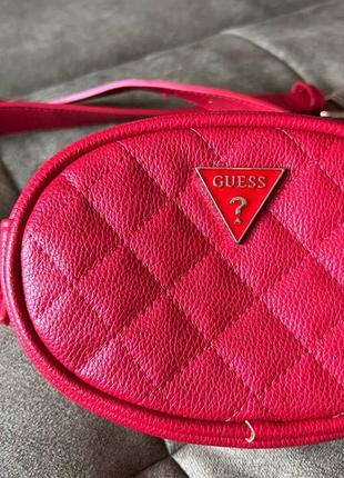 Поясная сумочка guess в трендовом красном цвете2 фото