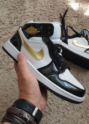 Nike air jordan 1 mid •patent golden black•