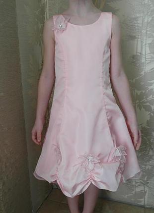 Атласное нарядное платье 4-5 лет.