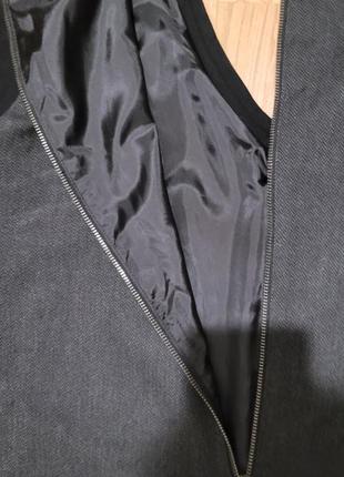 Сукня плаття в урочисто-діловому стилі темно-сіра з чорними рукавами стиль benetton6 фото