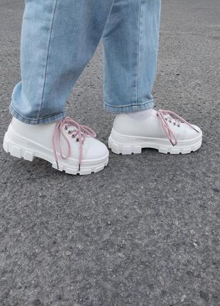 Стильные демисезонные женские кроссовки белого цвета кожаные женские кроссовки эко-кожа белые кроссовки на платформе3 фото