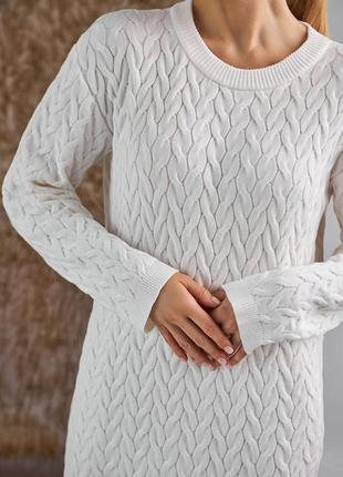 Нарядное молочное теплое демисезонное платье прямого фасона с длинным рукавом 42-527 фото