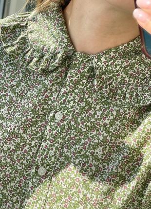 Красивая блуза на пуговицах с воротником в мелкий цветочек 1+1=38 фото