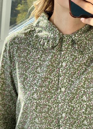 Красивая блуза на пуговицах с воротником в мелкий цветочек 1+1=310 фото