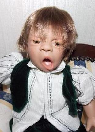 Мальчишка "кривляка" 1993г.германия.характерная кукла1 фото