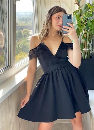 Красива чорна сукня на плечі з мереживом 1+1=3