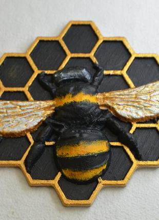 Панно бджілка,бджола,пасічник1 фото