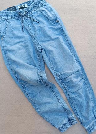 Классирующие легесненькие джинсы