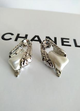 Тренд серьги пусеты серебристые под ретро винтаж шарики искусственный жемчуг