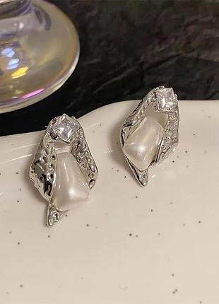 Тренд серьги пусеты серебристые под ретро винтаж шарики искусственный жемчуг