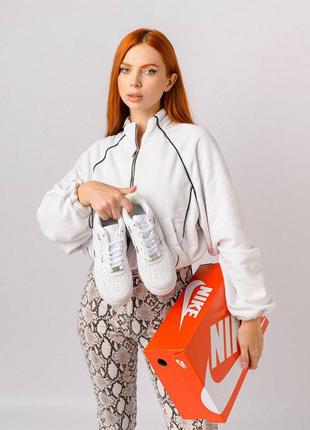 Кросівки жіночі air force 1 lx crome swooshes all white1 фото