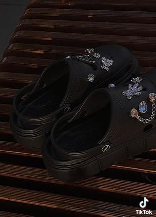 Крутые женские кроксы вместе с джибитсами . crocs / сабо6 фото