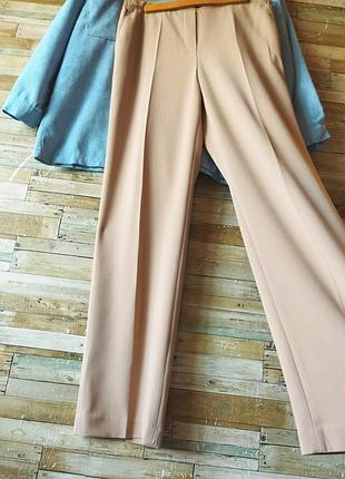 Идеальные базовые брюки. высокая посадка. классический крой. бежевые