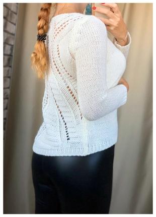 Теплый, белоснежный свитер