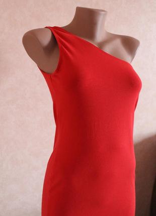 Маленькое красное платье) идеально ляжет по вашей фигурке